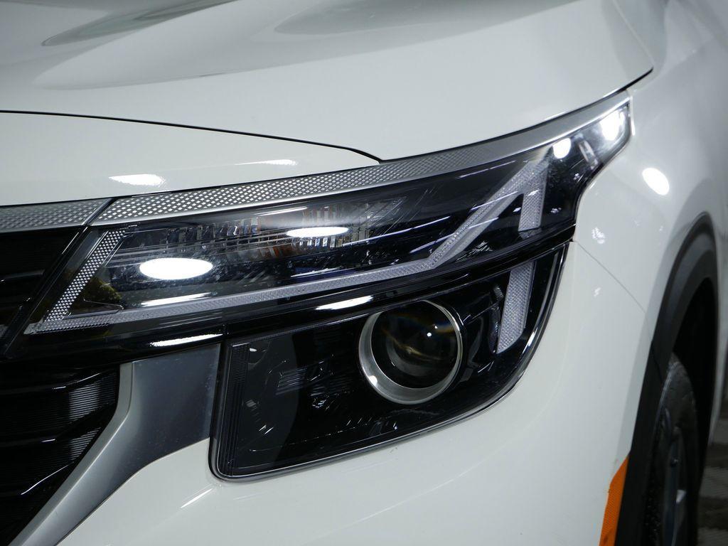 used 2024 Kia Seltos car, priced at $23,408