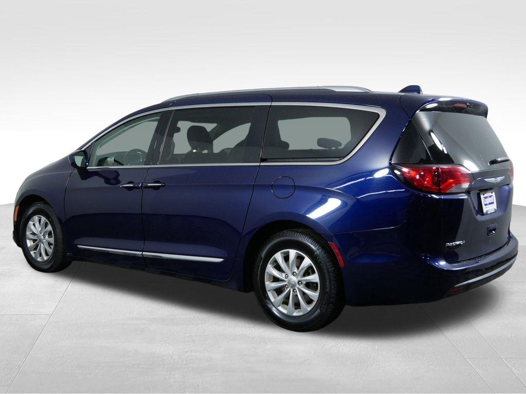 used 2018 Chrysler Pacifica car, priced at $15,990