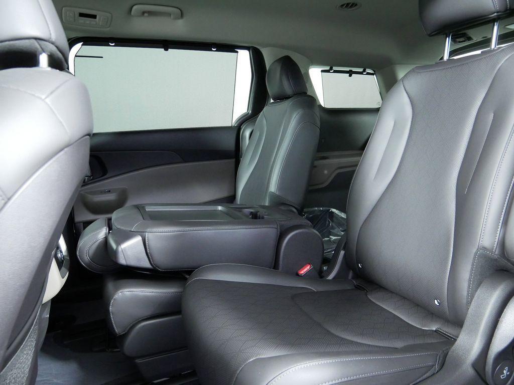 new 2026 Kia Carnival Hybrid car, priced at $42,971