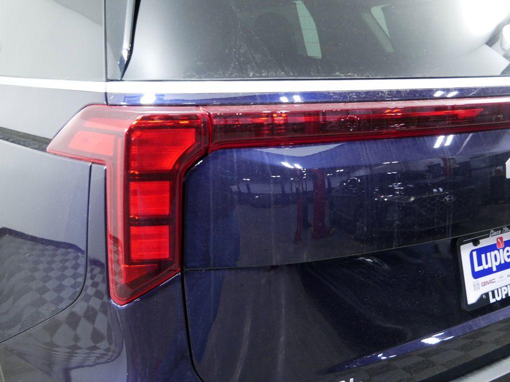 new 2026 Kia Carnival Hybrid car, priced at $42,971