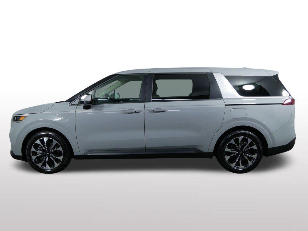 used 2024 Kia Carnival car, priced at $34,967