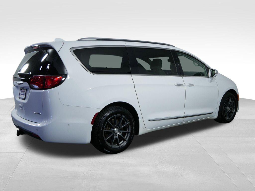 used 2018 Chrysler Pacifica car, priced at $15,440
