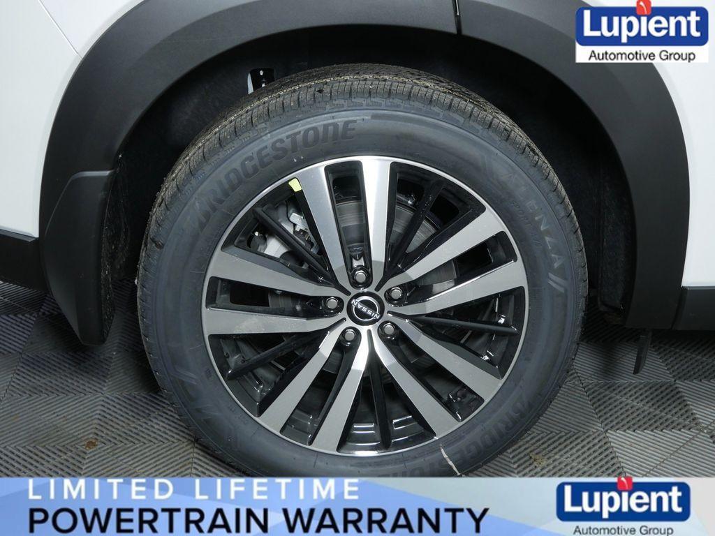 new 2025 Nissan Pathfinder car, priced at $47,082