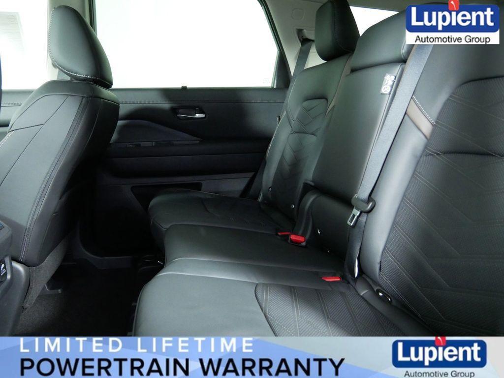 new 2025 Nissan Pathfinder car, priced at $47,082