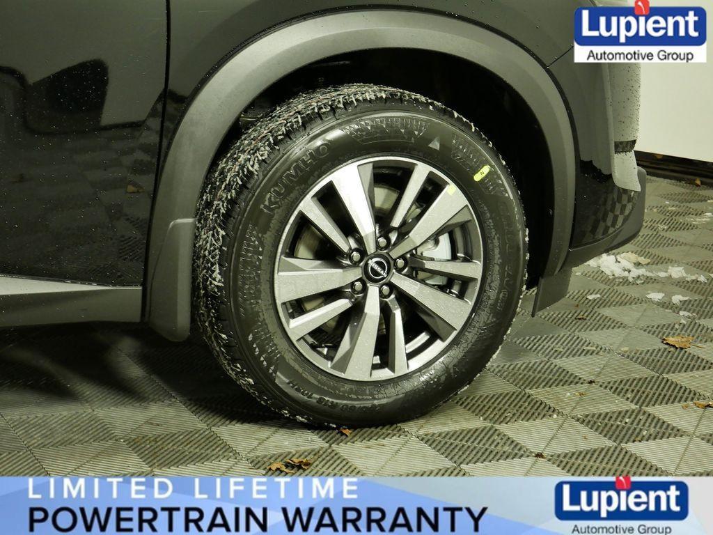 new 2025 Nissan Pathfinder car, priced at $39,880