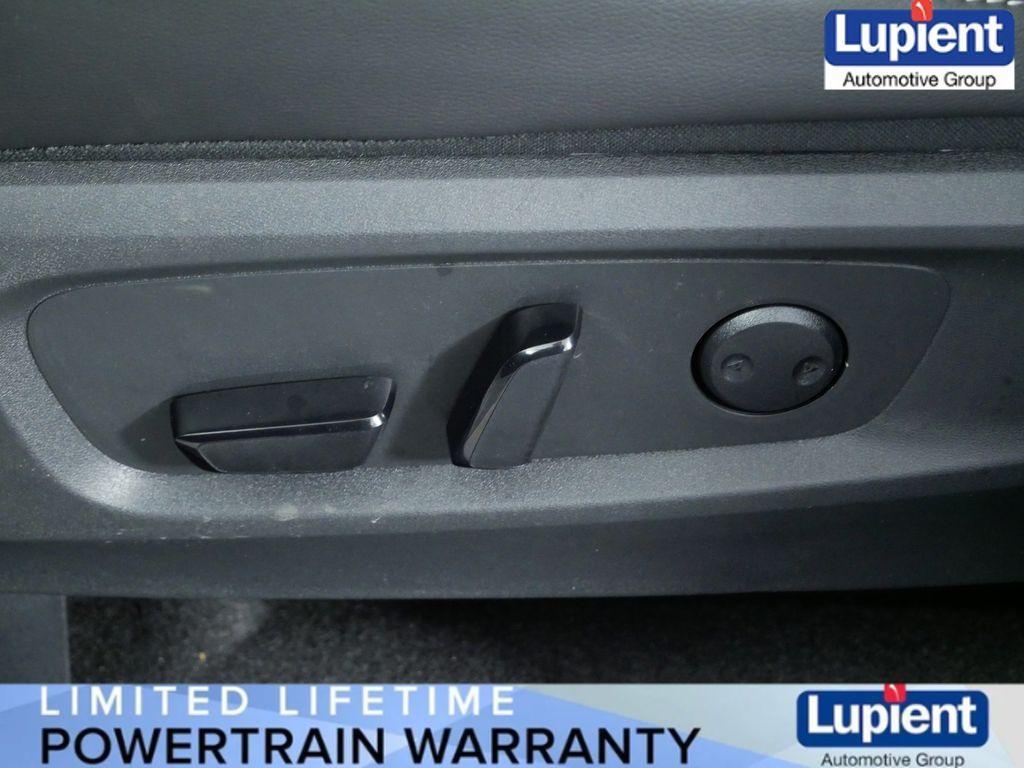 new 2025 Nissan Pathfinder car, priced at $40,286