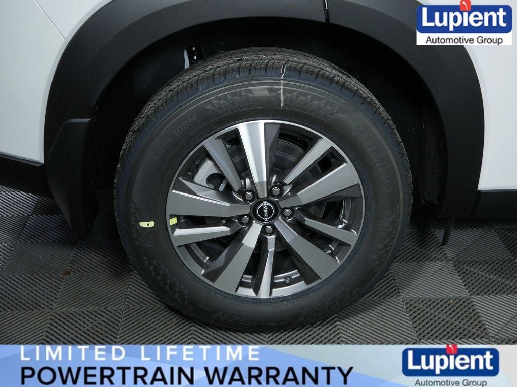 new 2025 Nissan Pathfinder car, priced at $40,286