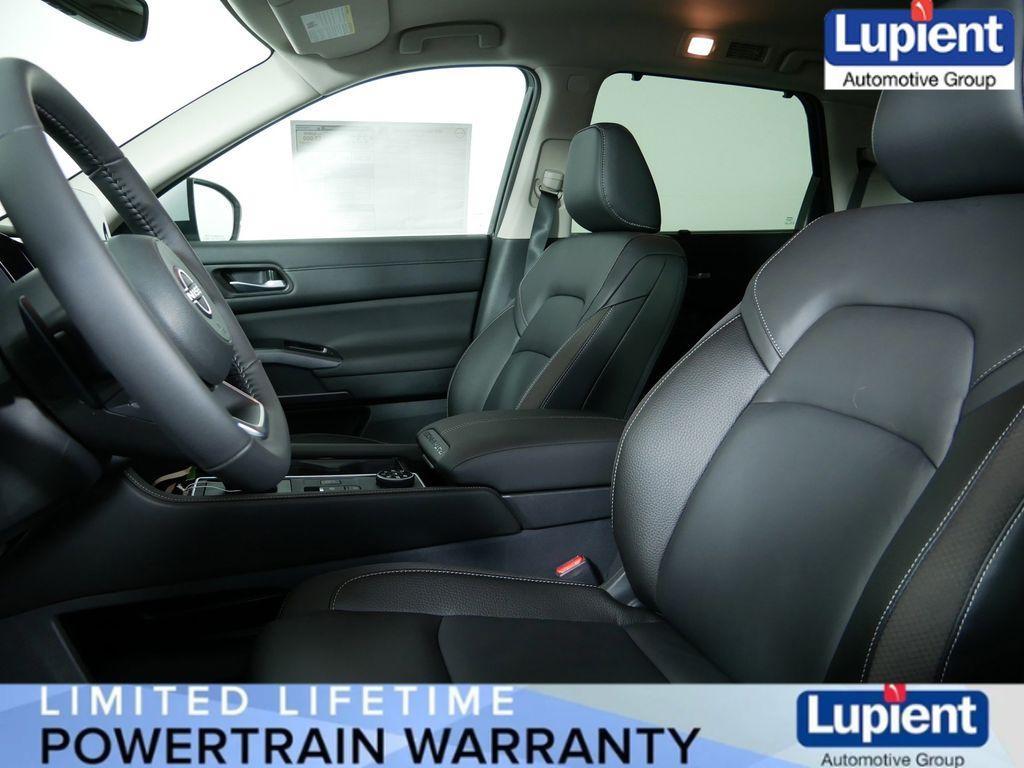 new 2025 Nissan Pathfinder car, priced at $40,286