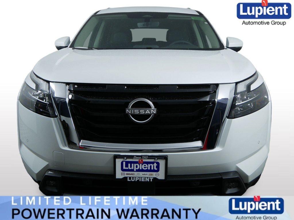 new 2025 Nissan Pathfinder car, priced at $40,207