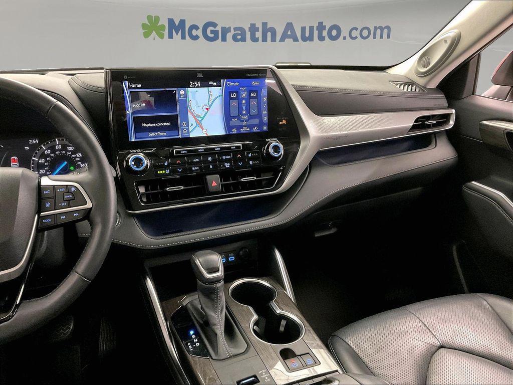 used 2022 Toyota Highlander Hybrid car, priced at $46,130
