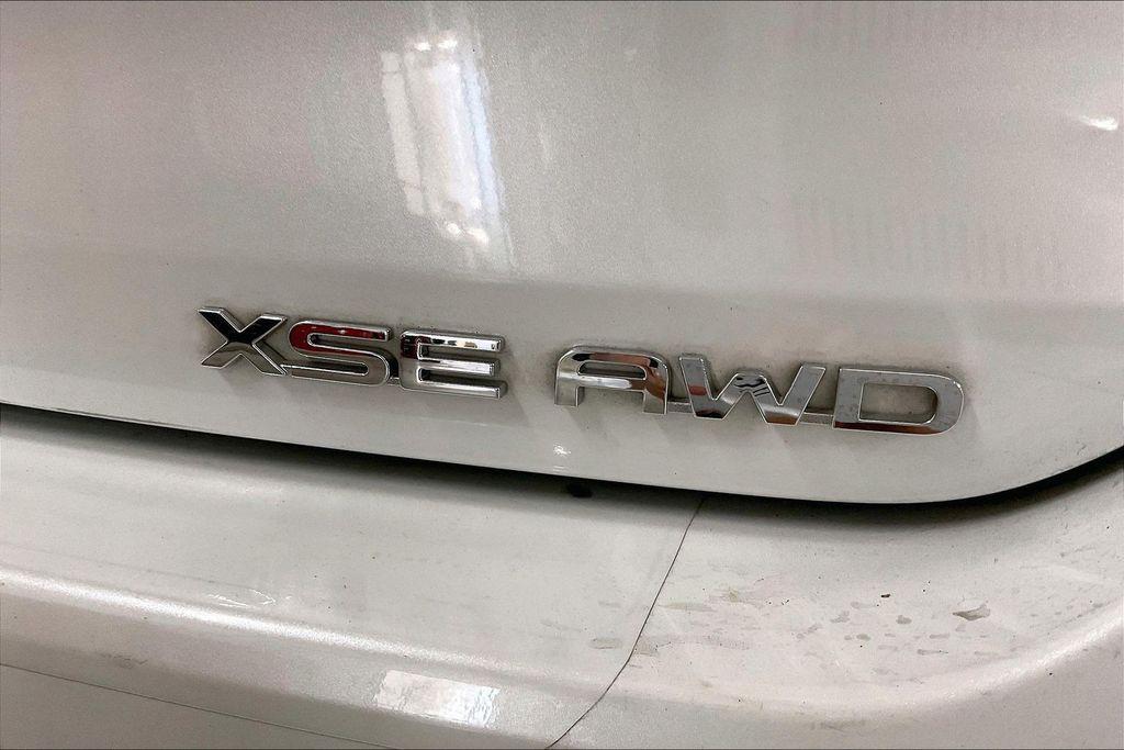 used 2022 Toyota Highlander car, priced at $36,222