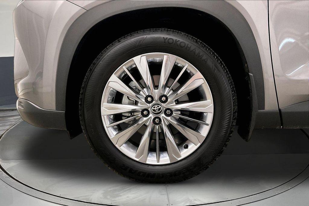 used 2025 Toyota Grand Highlander car, priced at $59,494