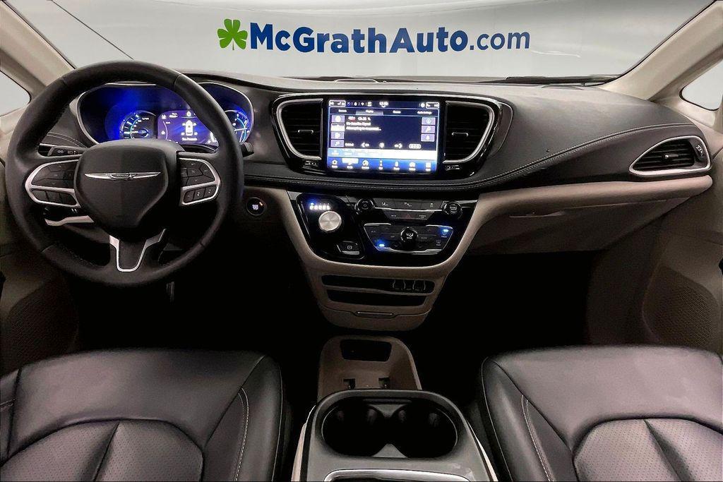 used 2024 Chrysler Pacifica Hybrid car, priced at $28,906