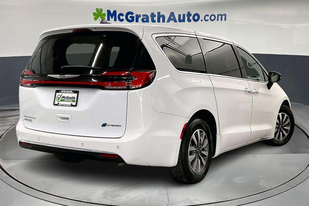 used 2024 Chrysler Pacifica Hybrid car, priced at $28,906