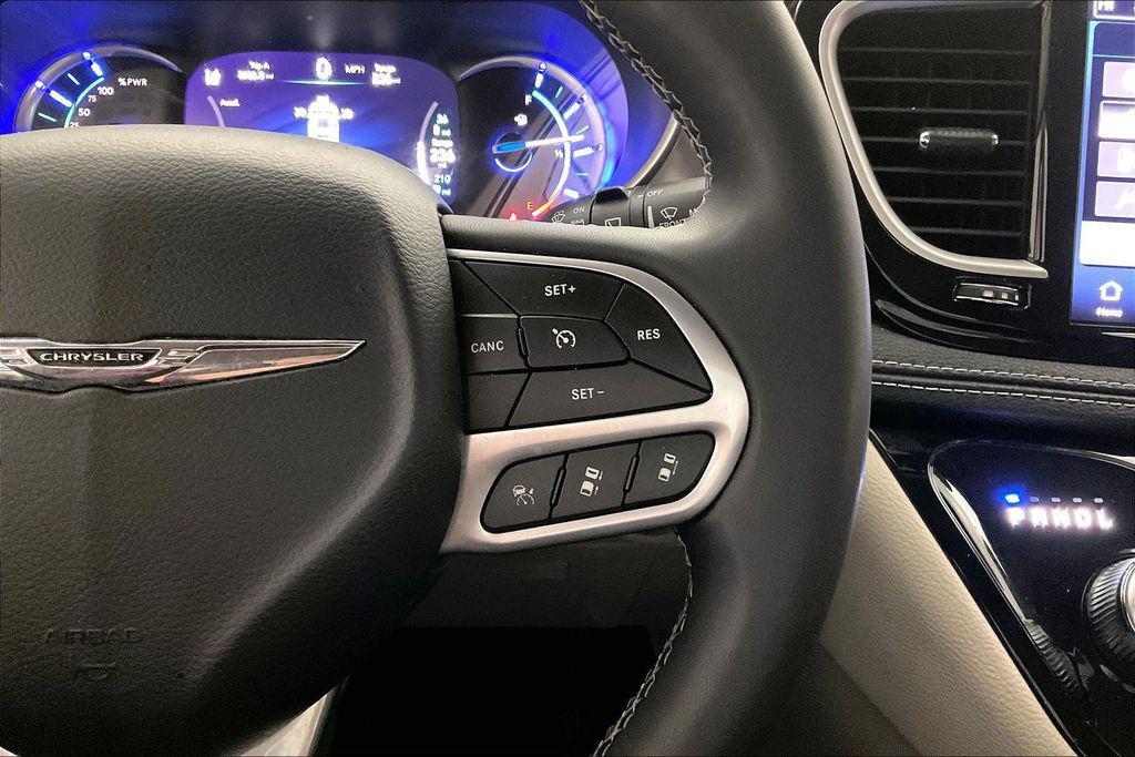 used 2024 Chrysler Pacifica Hybrid car, priced at $28,906