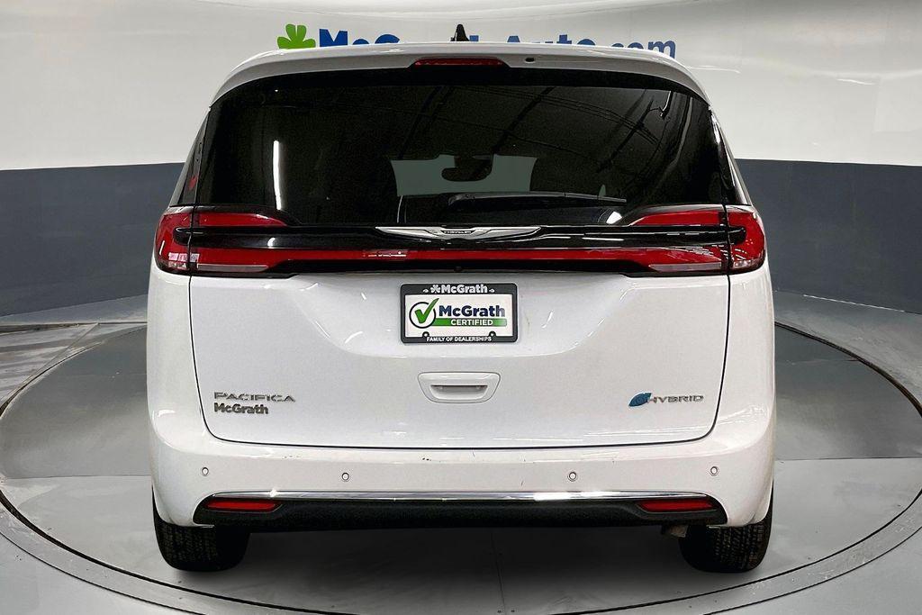 used 2024 Chrysler Pacifica Hybrid car, priced at $28,906