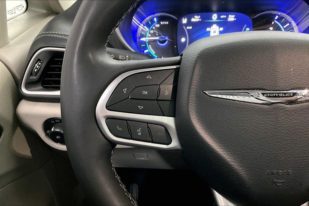 used 2024 Chrysler Pacifica Hybrid car, priced at $28,906