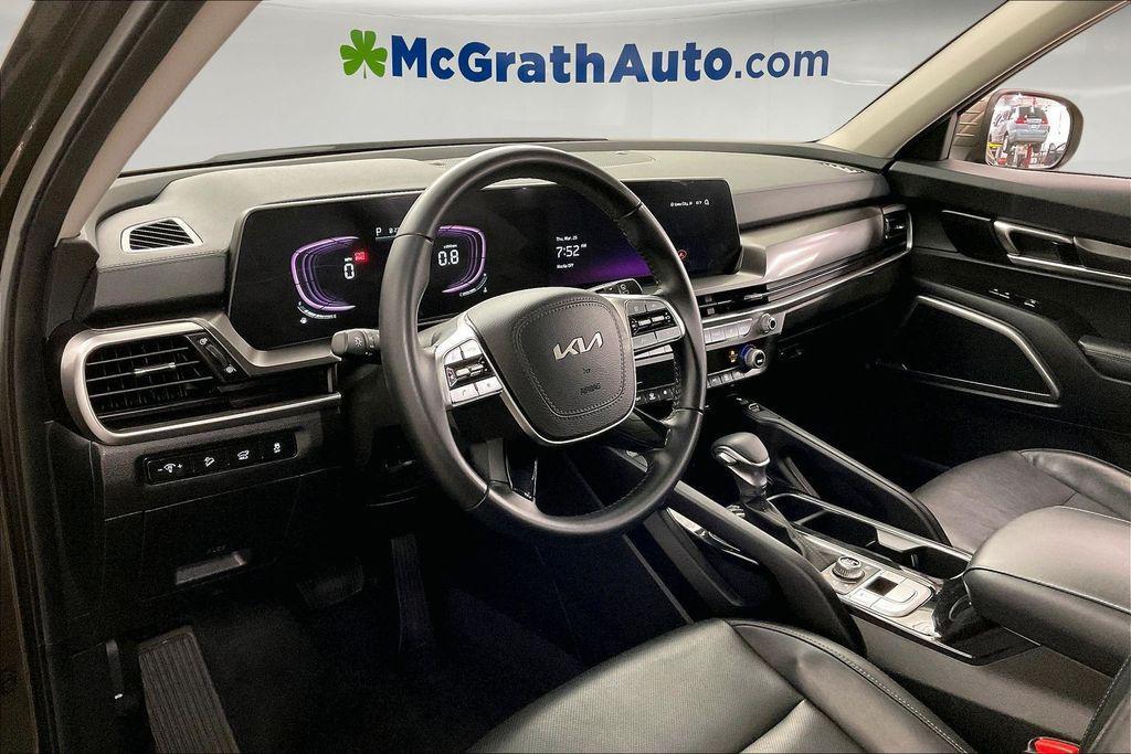 used 2025 Kia Telluride car, priced at $34,167