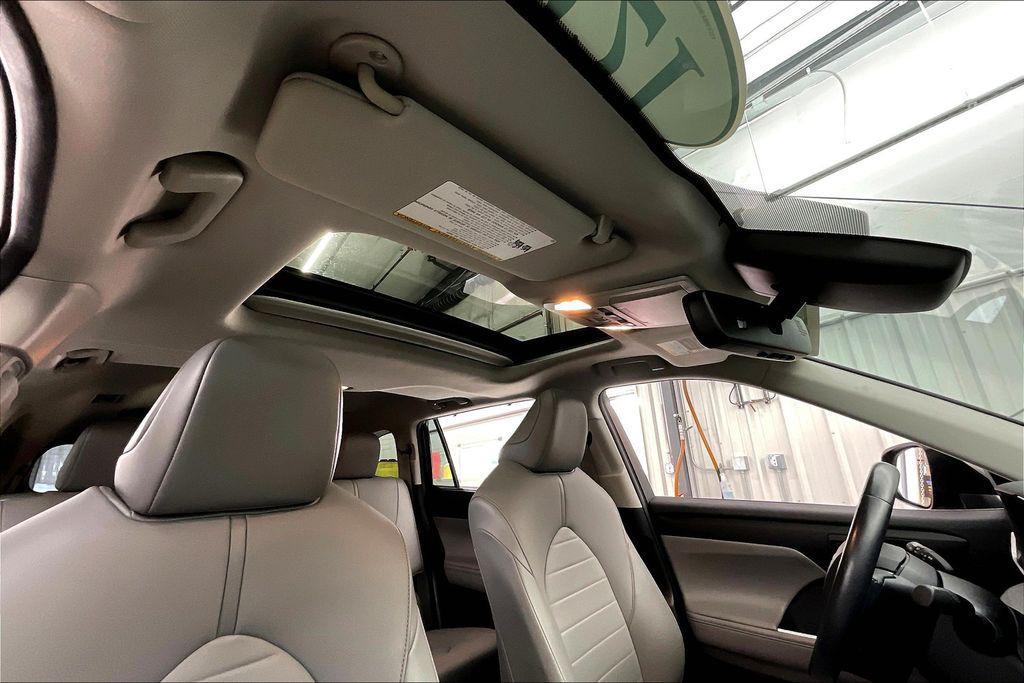 2021 Gray Toyota Highlander