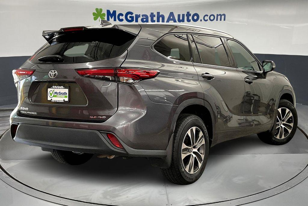 2021 Gray Toyota Highlander
