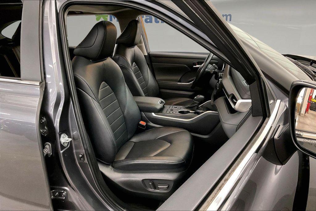 used 2023 Toyota Highlander car, priced at $40,130