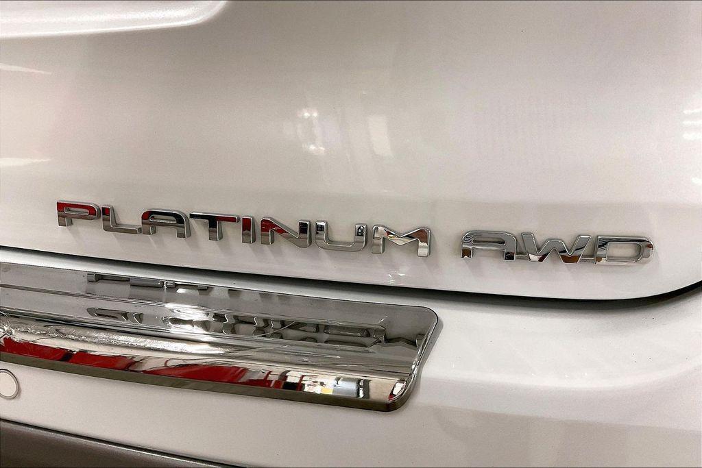 used 2022 Toyota Highlander car, priced at $42,128