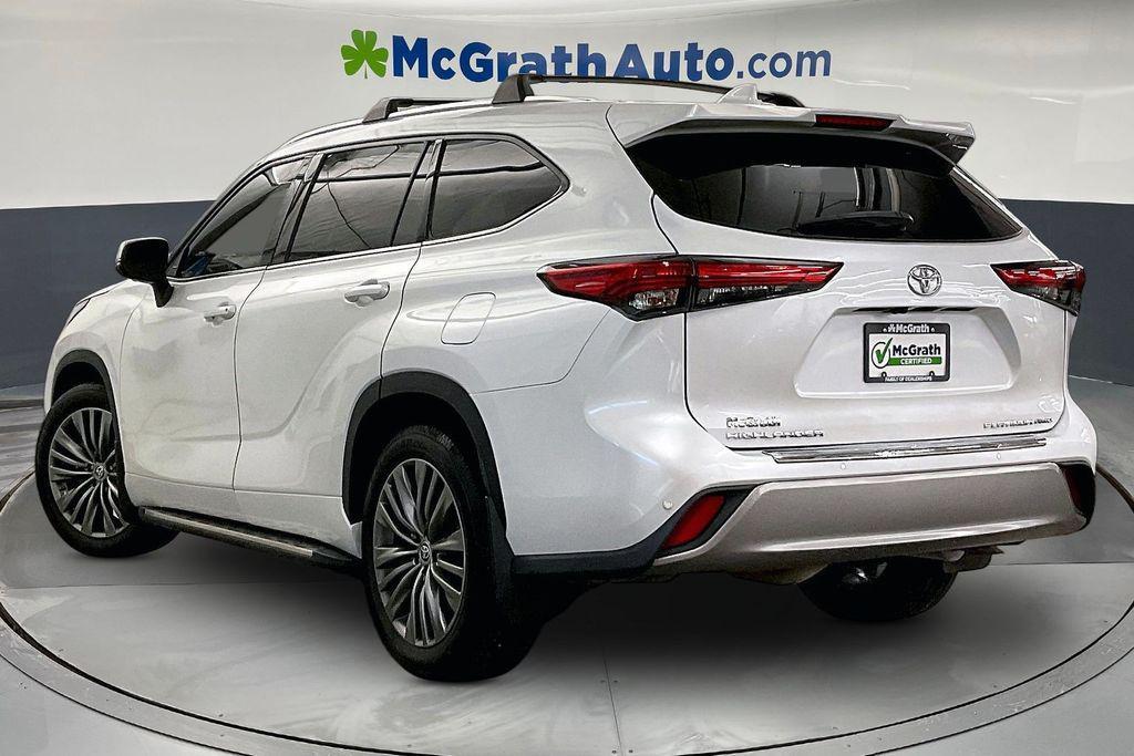 used 2022 Toyota Highlander car, priced at $42,128