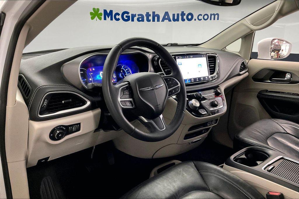 used 2022 Chrysler Pacifica Hybrid car, priced at $21,979
