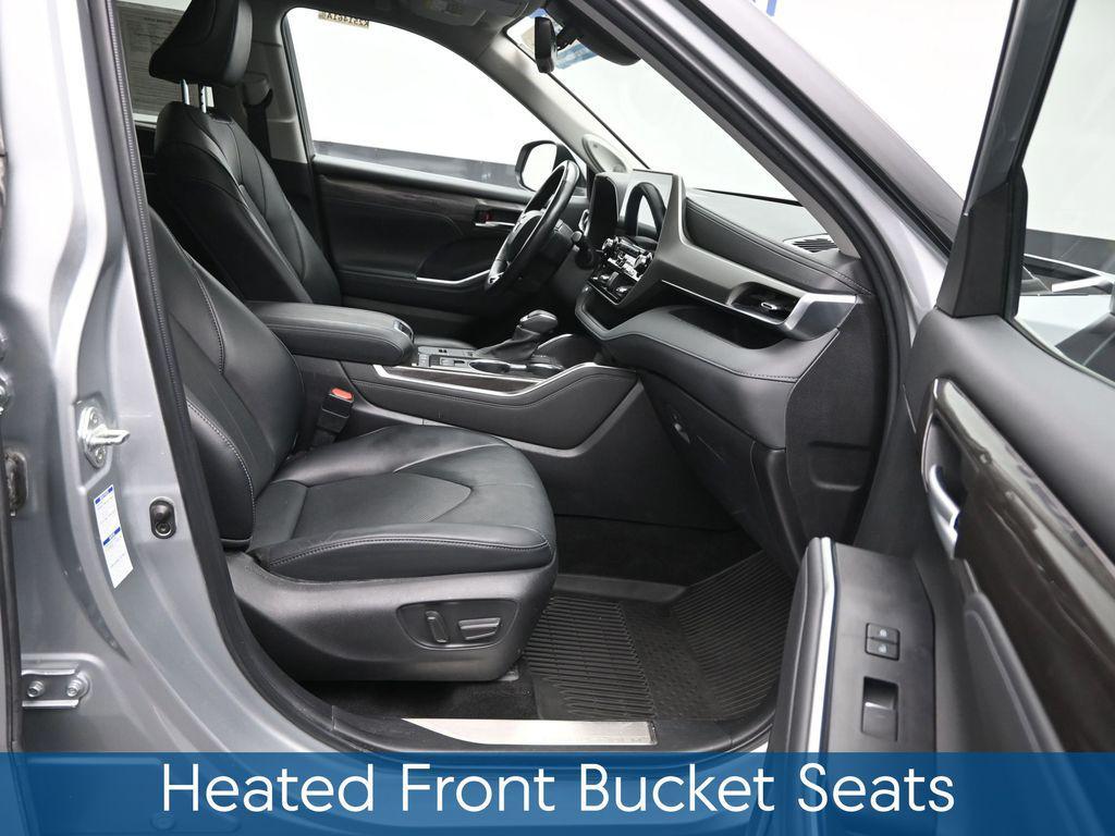 used 2022 Toyota Highlander Hybrid car, priced at $33,435