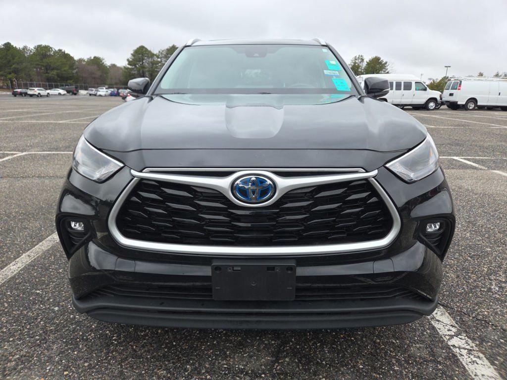 used 2022 Toyota Highlander Hybrid car, priced at $39,990