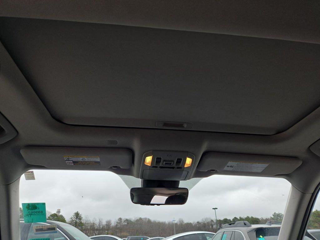 used 2022 Toyota Highlander Hybrid car, priced at $39,990