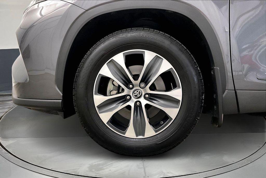 used 2023 Toyota Highlander car, priced at $39,041
