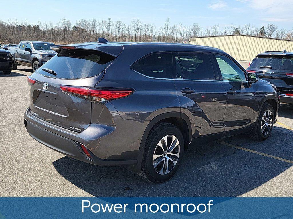 used 2022 Toyota Highlander car, priced at $37,365