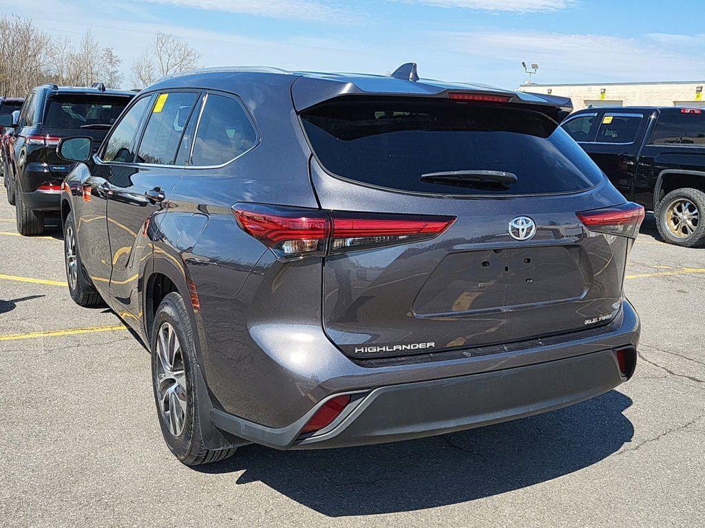 used 2022 Toyota Highlander car, priced at $37,365