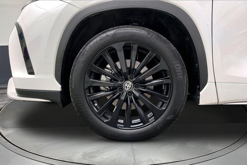 used 2024 Toyota Highlander car, priced at $44,720