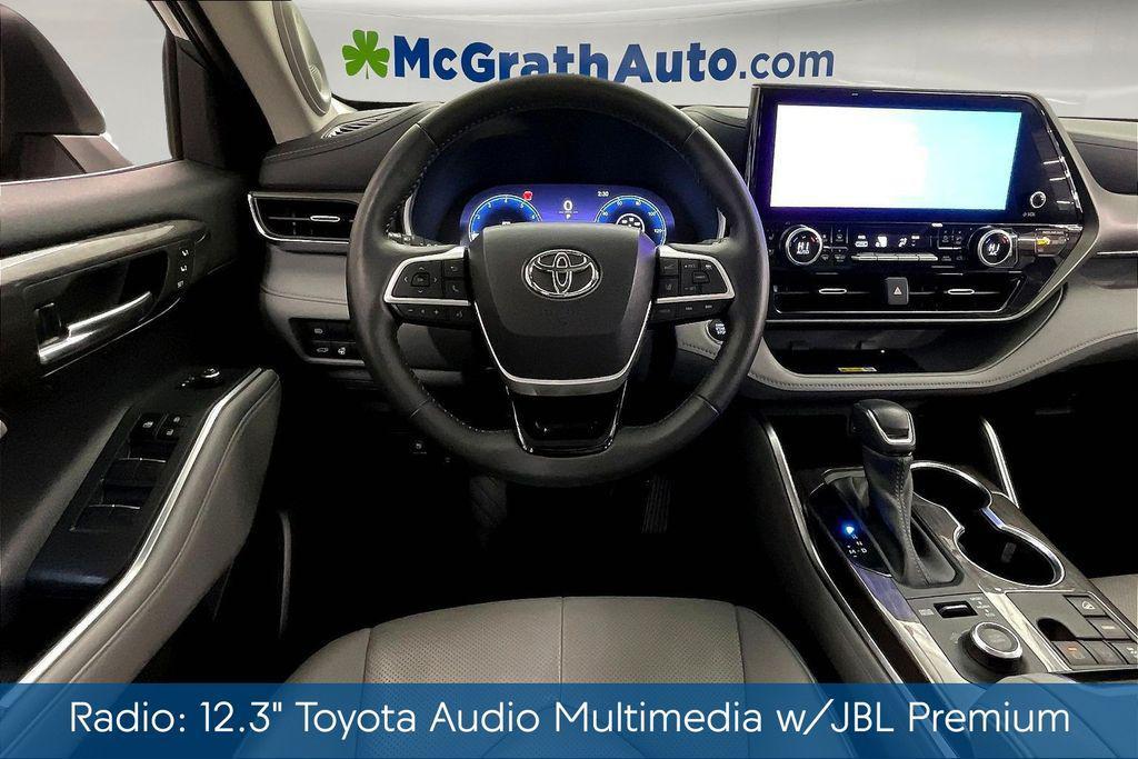 used 2023 Toyota Highlander car, priced at $39,991