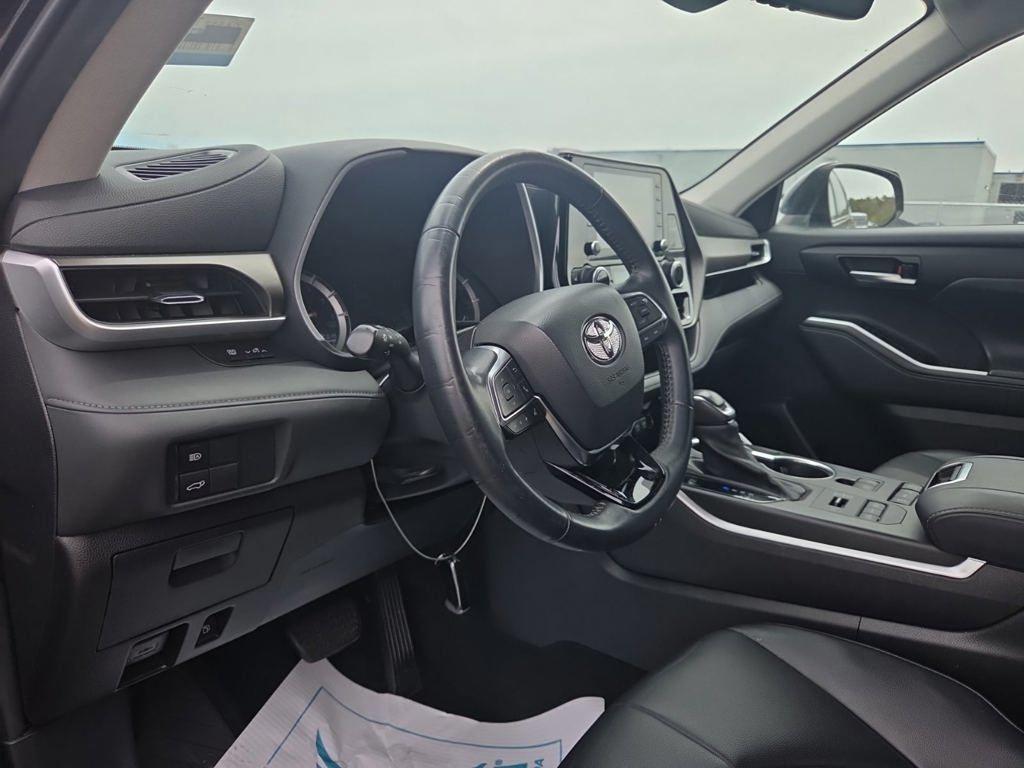 used 2021 Toyota Highlander car, priced at $35,170