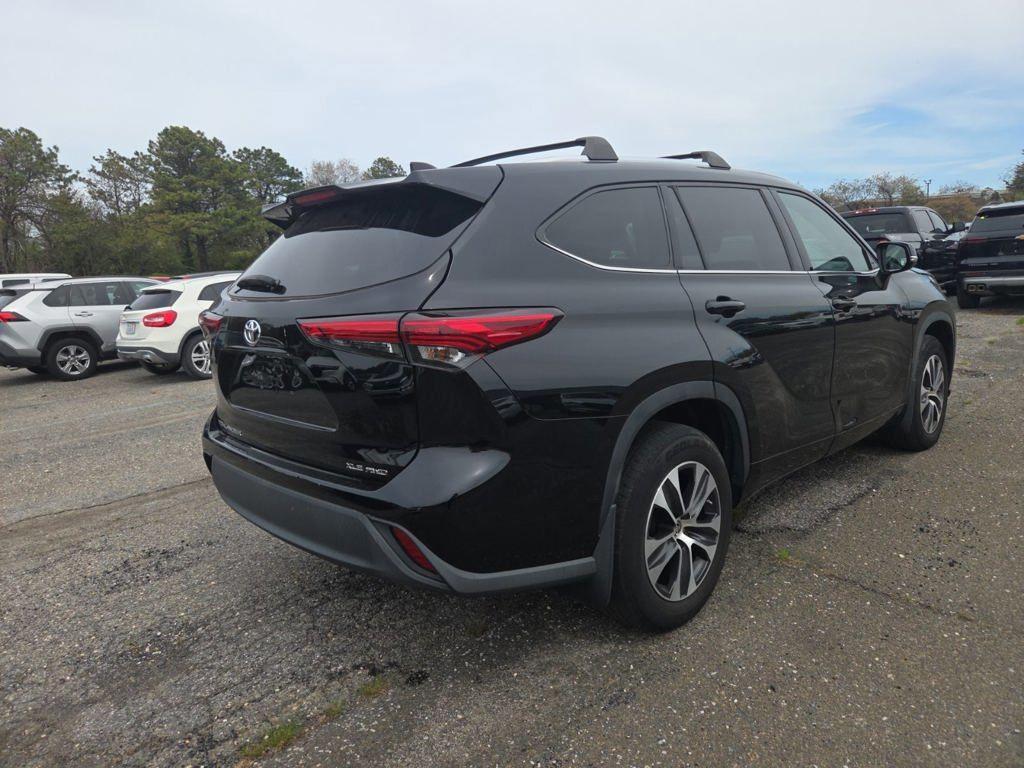 used 2021 Toyota Highlander car, priced at $35,170