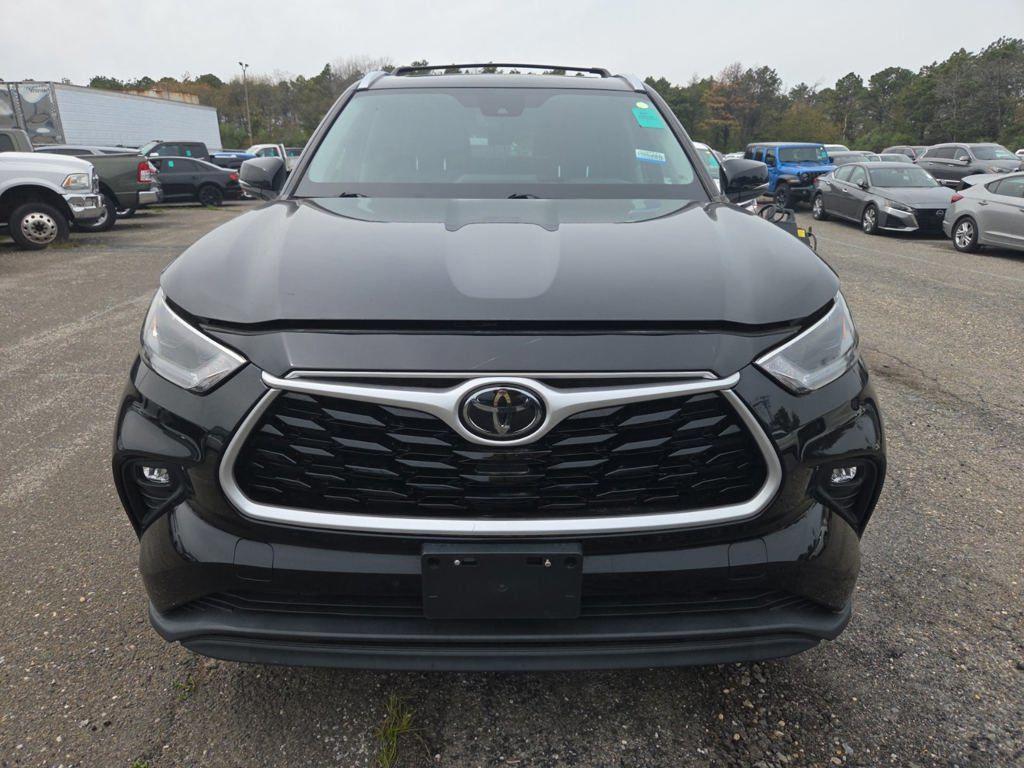 used 2021 Toyota Highlander car, priced at $35,170