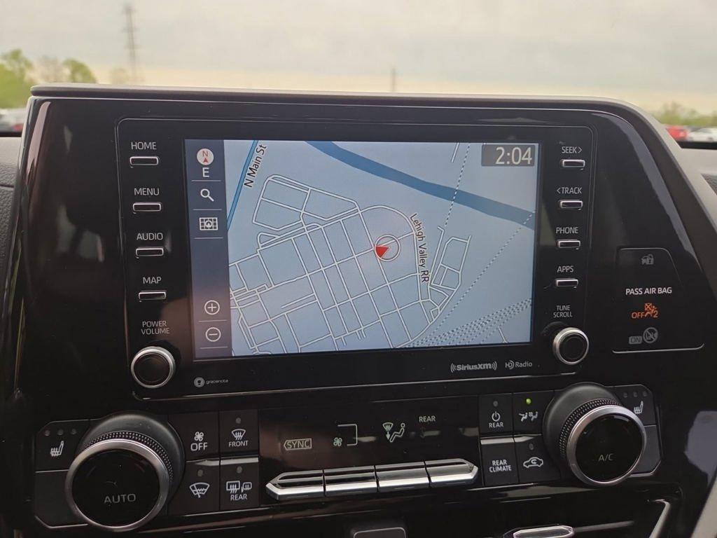 used 2022 Toyota Highlander car, priced at $37,969