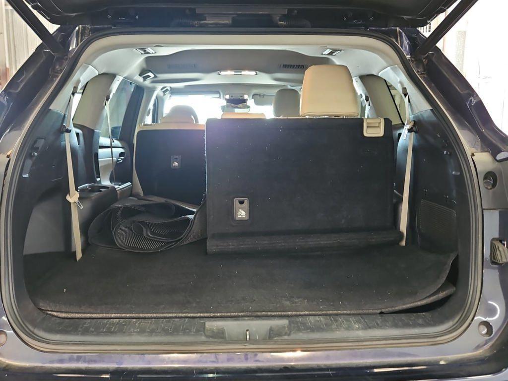 used 2022 Toyota Highlander Hybrid car, priced at $36,170