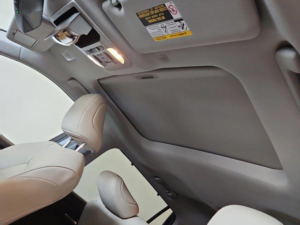 used 2022 Toyota Highlander Hybrid car, priced at $36,170