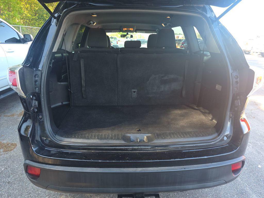 used 2015 Toyota Highlander car, priced at $19,360