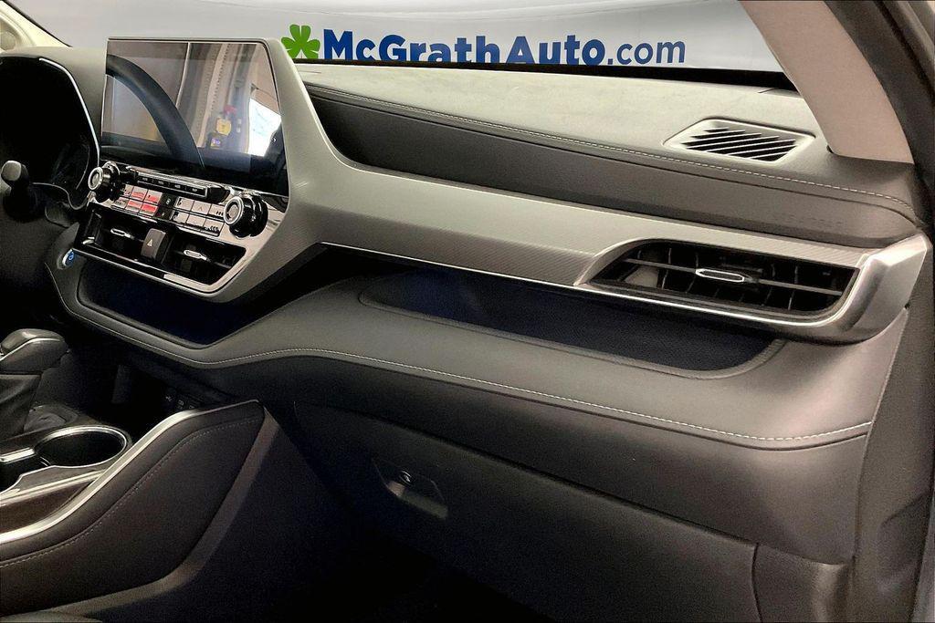 used 2021 Toyota Highlander Hybrid car, priced at $37,386