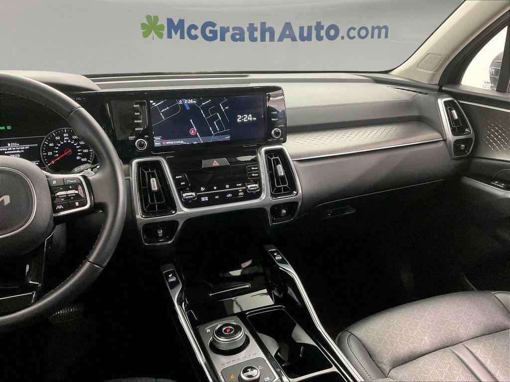 used 2022 Kia Sorento Plug-In Hybrid car, priced at $28,490