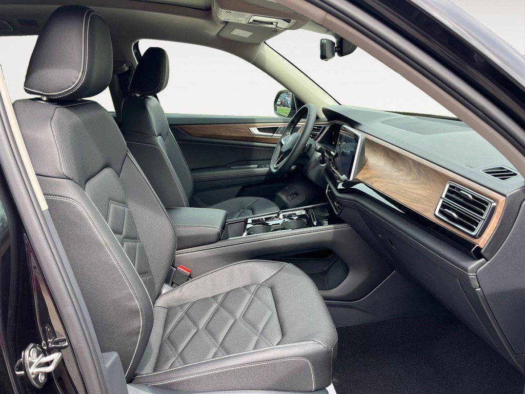 new 2026 Volkswagen Atlas car, priced at $45,621