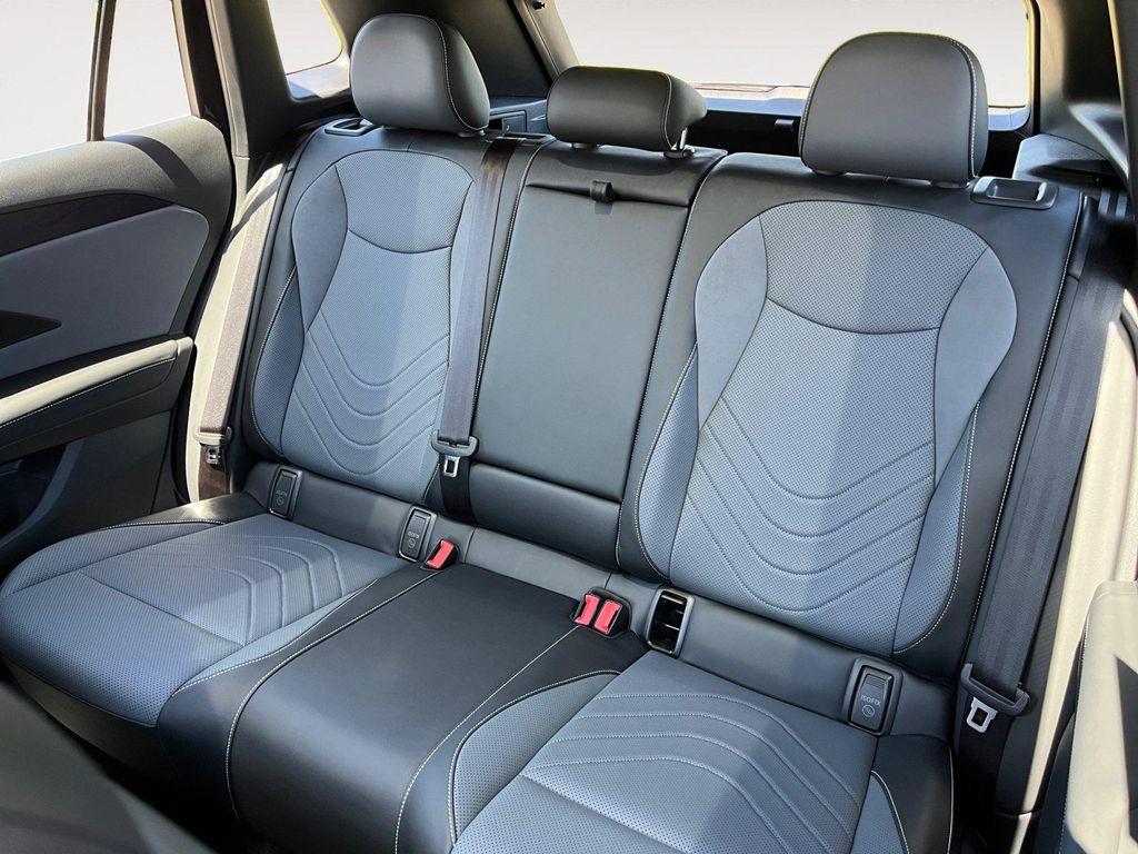 used 2025 Volkswagen Tiguan car, priced at $34,586