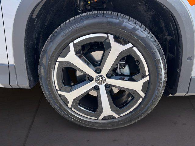 used 2025 Volkswagen Tiguan car, priced at $31,996