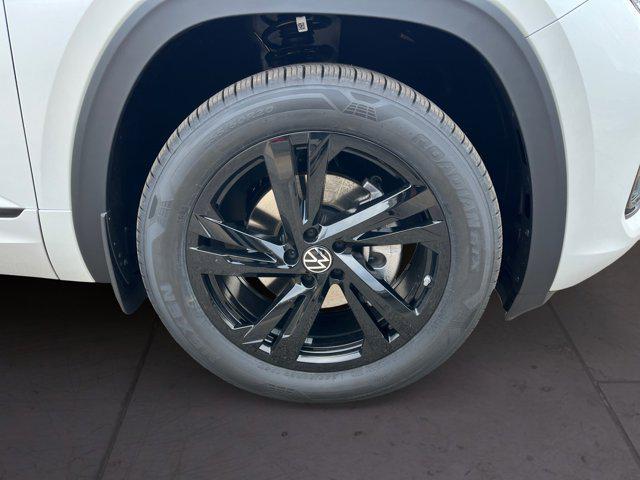 new 2026 Volkswagen Atlas Cross Sport car, priced at $52,726