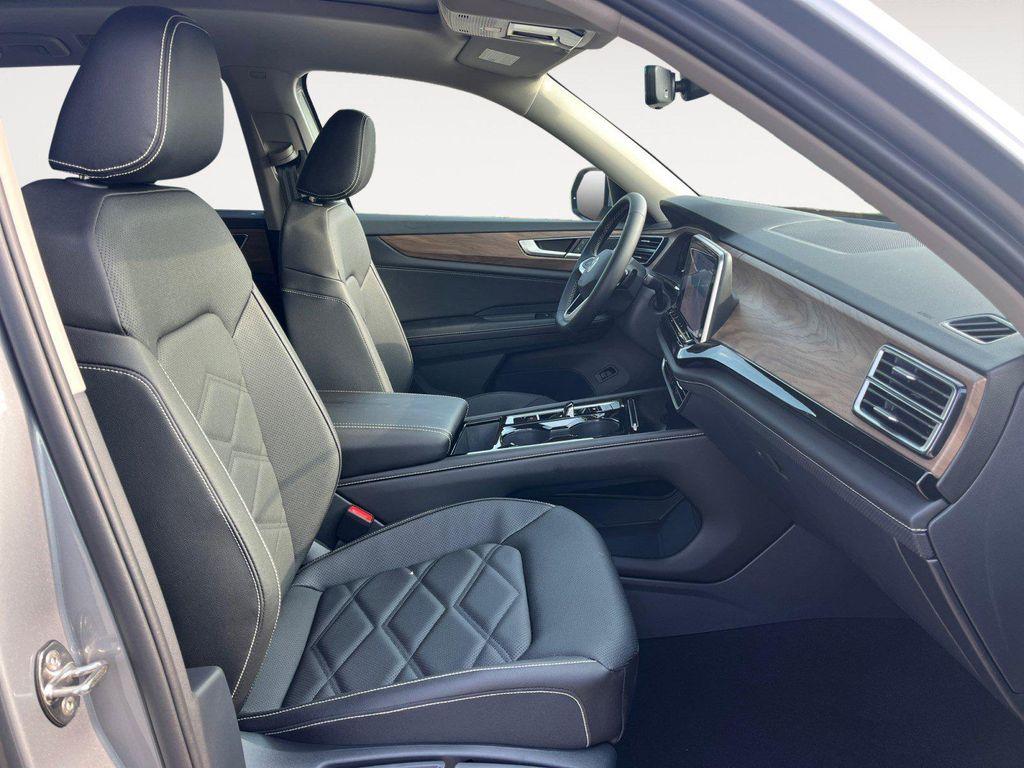 new 2026 Volkswagen Atlas car, priced at $43,272